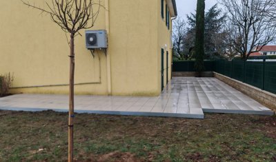Aménagement extérieur - Pose de grès Cérame sur plot à Bourgoin Jallieu