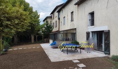 Aménagement d'une terrasse en travertins à LYON