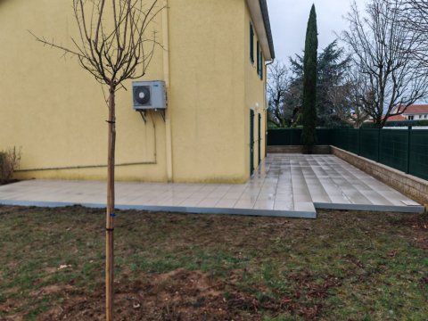 Aménagement extérieur - Pose de grès Cérame sur plot à Bourgoin Jallieu