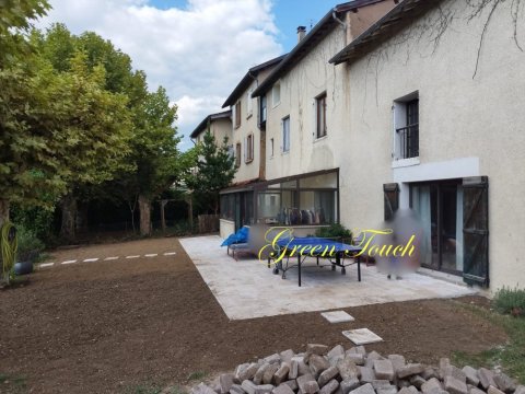 Aménagement d'une terrasse en travertins à LYON